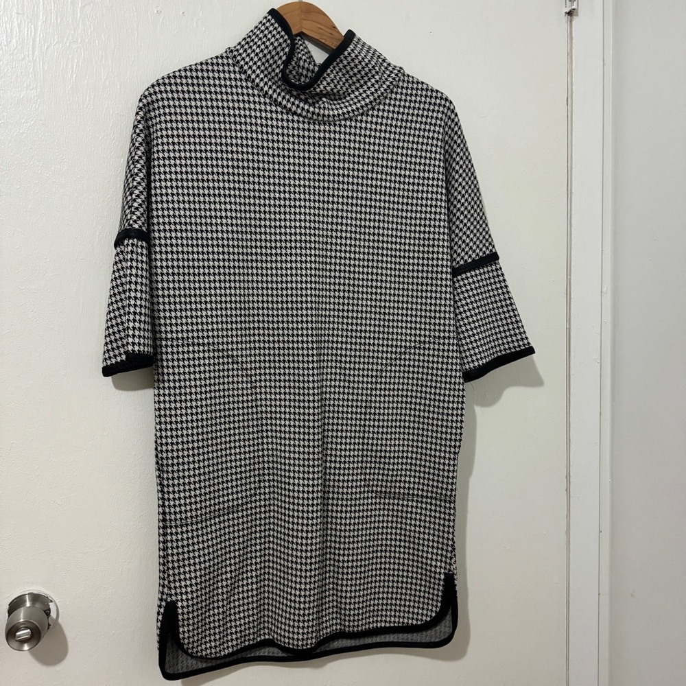 Max Studio Black and White Houndstooth Midi Dress